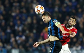 Players defend crosses and counter attack Players defend crosses and counter attack