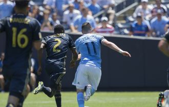 Switching play and attacking down the middle