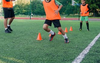 Get players ready for kick off with this warm up drill