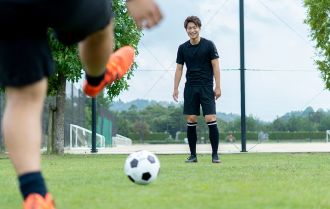 Players passing one touch