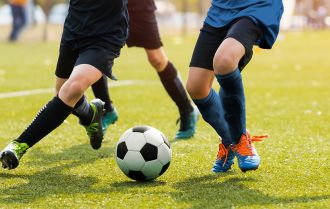 Players supporting teammates out wide