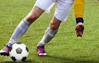 Players turn the defender behind them and shoot at the target goal