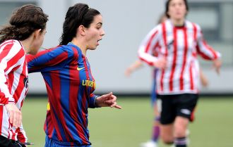 Barcelona players keeping the ball