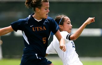 Players show skills in tight spaces