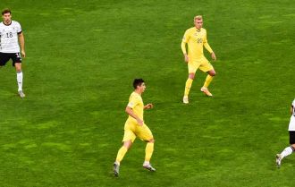 Keeping possession in 3v3 games