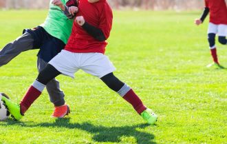 Score against varying numbers of defenders to take advantage of overloads 