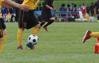 Players combine through midfield