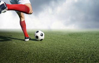 Players can chip the goalkeeper to score 