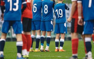 Players break out and counter attack when they win the ball Players break out and counter attack when they win the ball