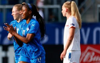 Advice for parents whose daughter plays soccer