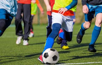 Coach players to dribble through to goal