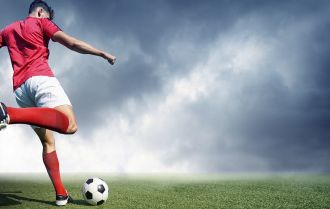 Coach passing under pressure from the press