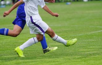 Create overloads and quick passing to exploit counter attack opportunities